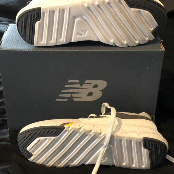 New Balance Gym Shoes - Picture 3 of 4